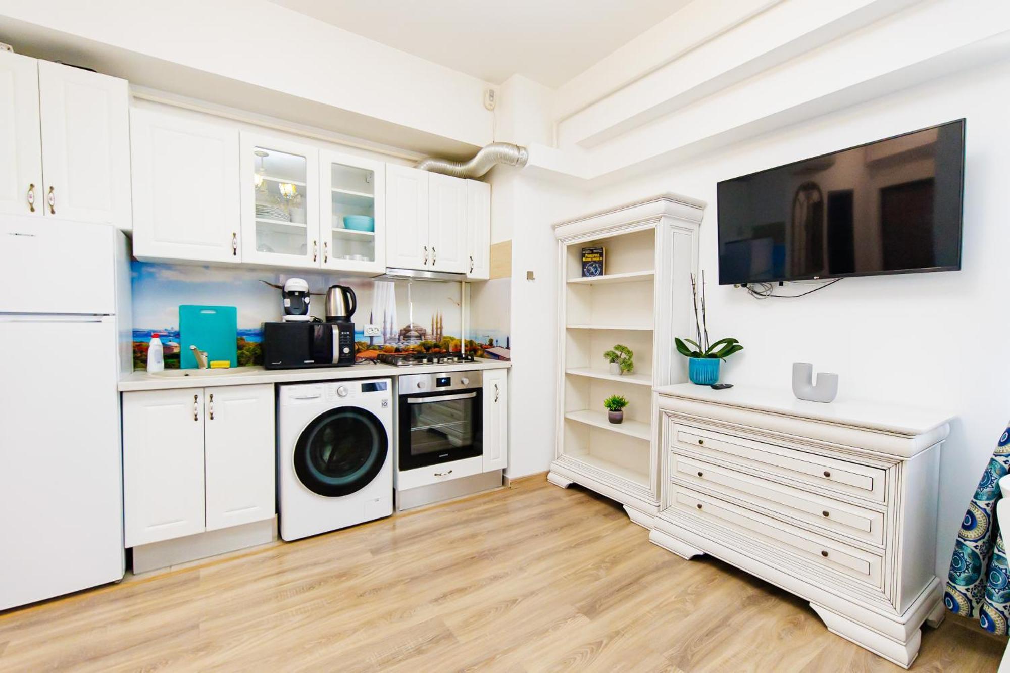 Lazar Towers Studios & Apartments Near Palas ยาช ภายนอก รูปภาพ