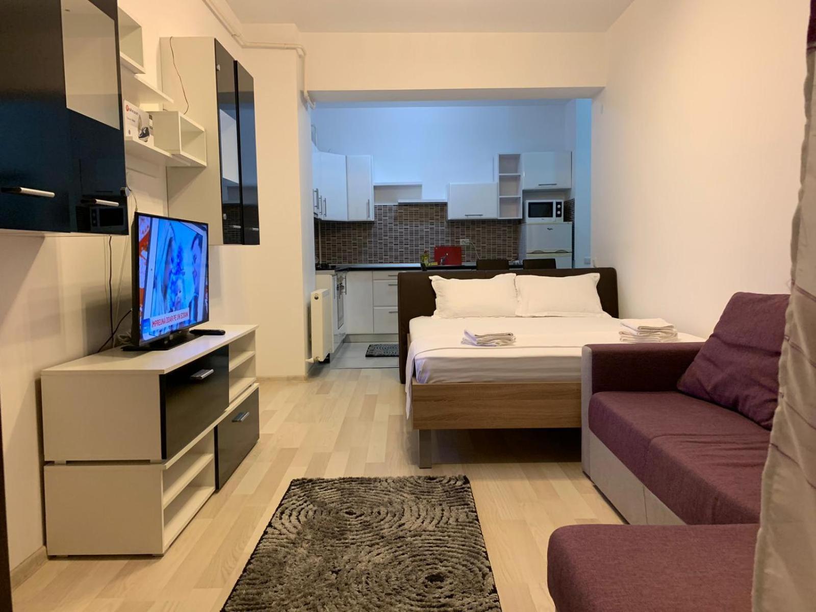 Lazar Towers Studios & Apartments Near Palas ยาช ภายนอก รูปภาพ