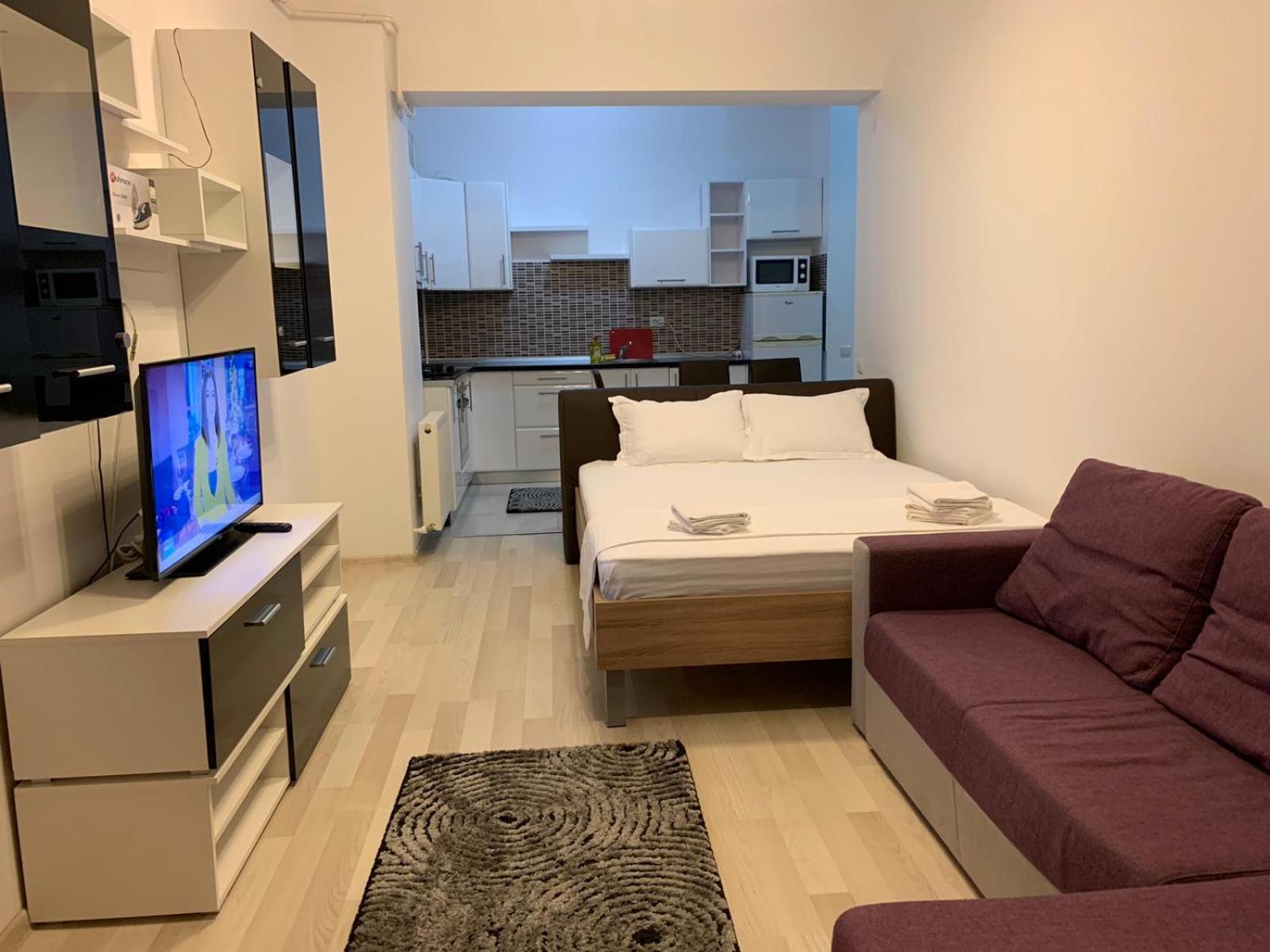 Lazar Towers Studios & Apartments Near Palas ยาช ภายนอก รูปภาพ