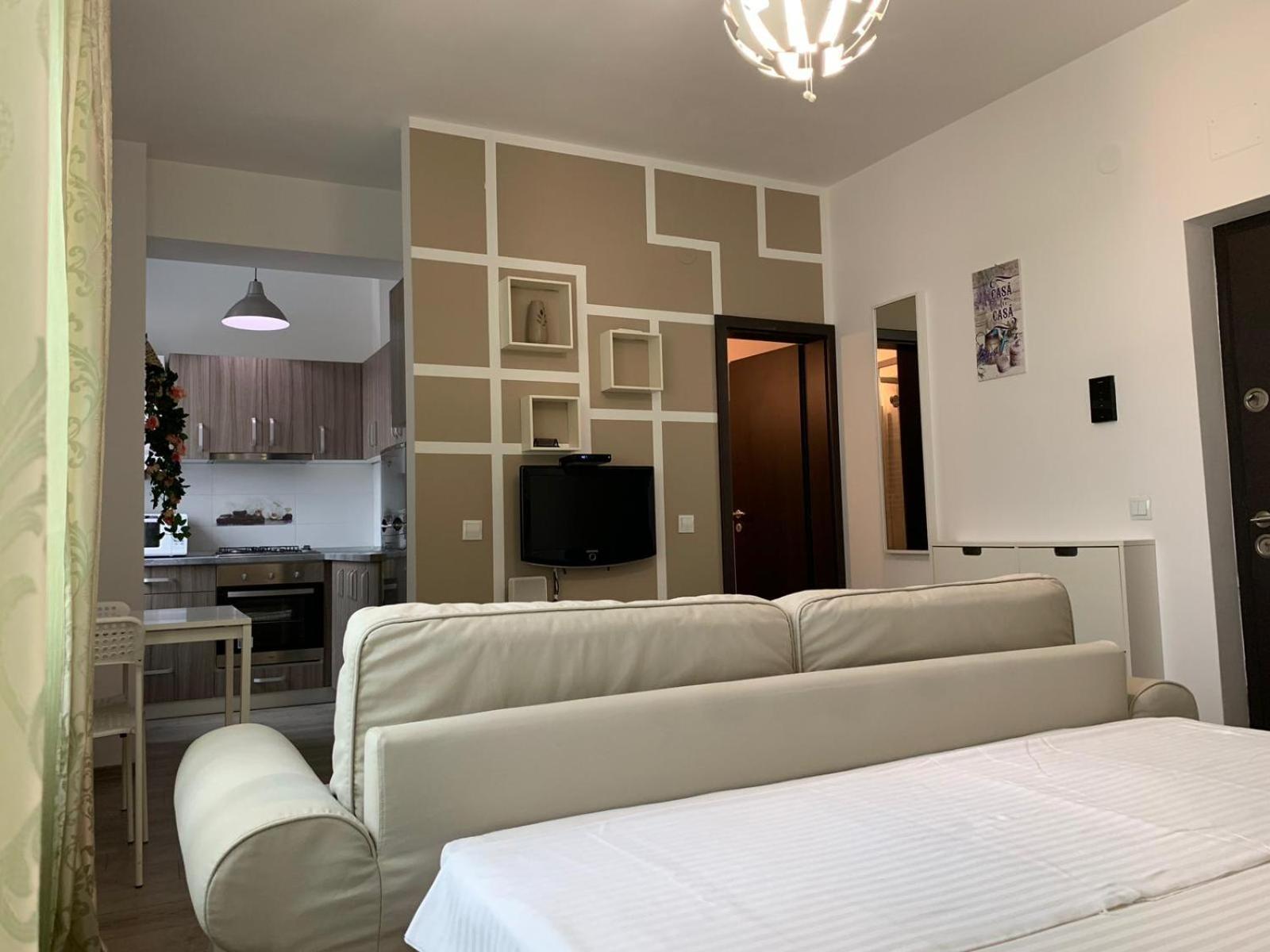 Lazar Towers Studios & Apartments Near Palas ยาช ภายนอก รูปภาพ