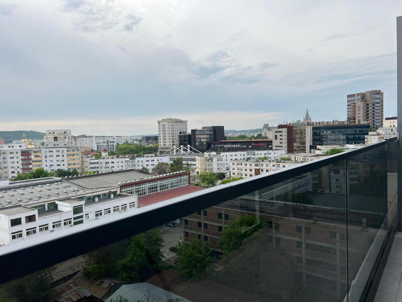 Lazar Towers Studios & Apartments Near Palas ยาช ภายนอก รูปภาพ